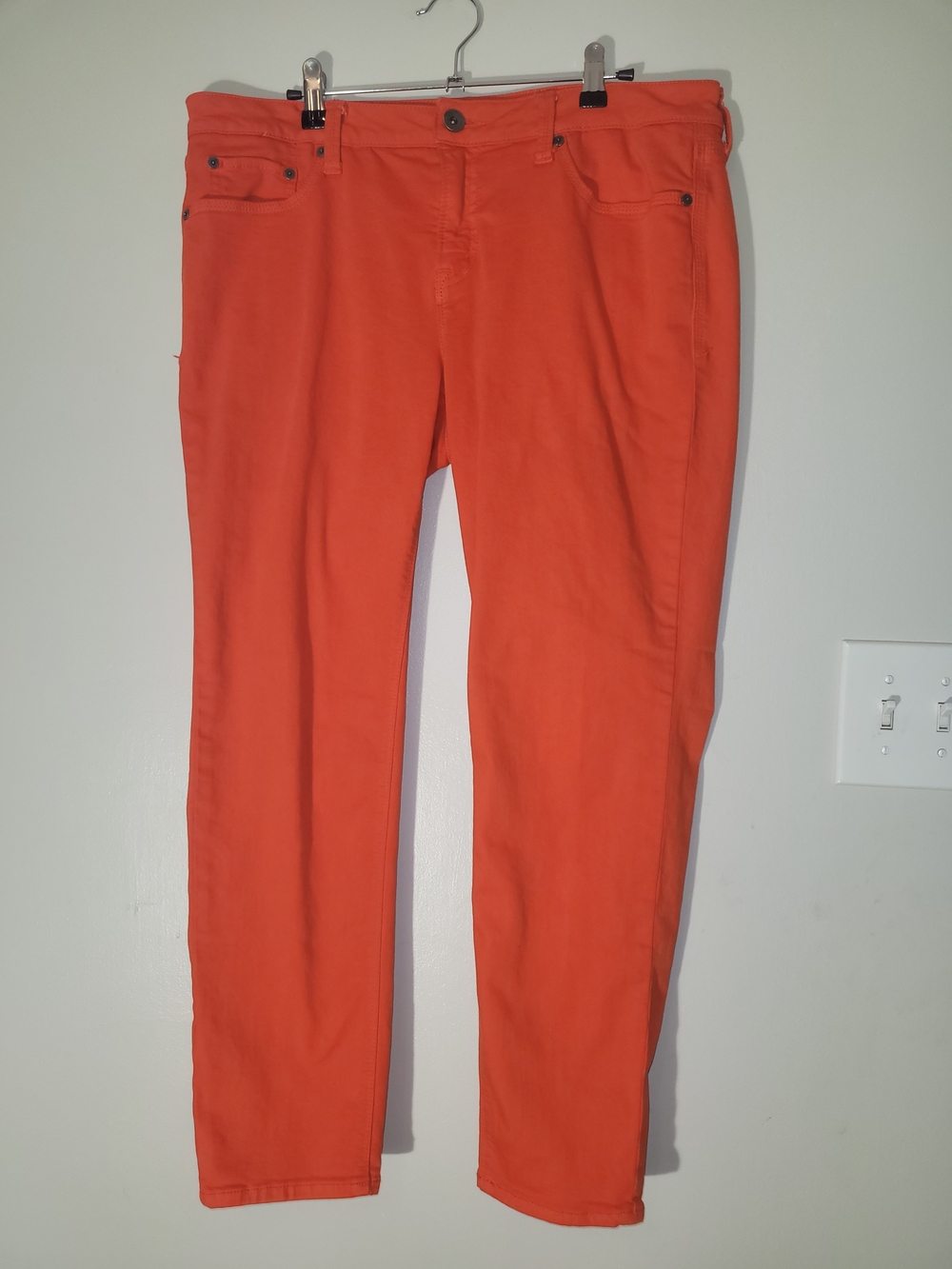 STYLUS Straight-Leg Jeans in Bright Orange